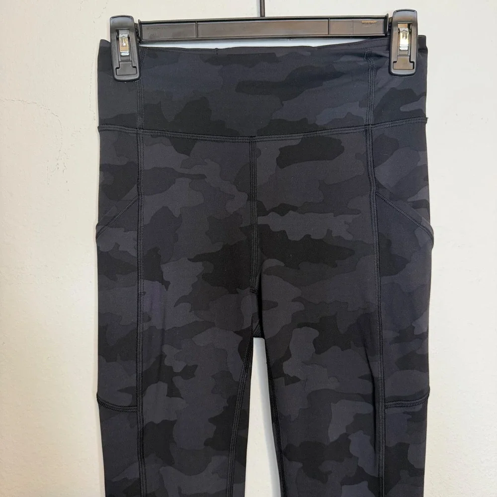 Lululemon Fast and Free High-Rise Tights Size 4 Camo Charcoal Black Activewear